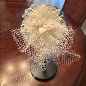 Elegant White Floral Home Accent